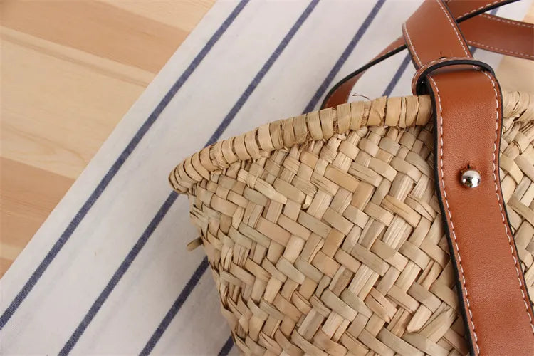 Mitsubishi Grass Handmade Oblique Woven Beach Straw Bag
