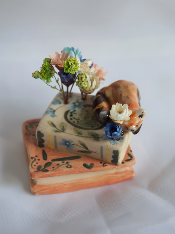 🔥Last Day: BUY 3 GET 1 FREE - 🦊🐈🐼Book Sculpture Animal Mini Vase Ornaments
