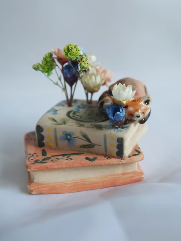 🔥Last Day: BUY 3 GET 1 FREE - 🦊🐈🐼Book Sculpture Animal Mini Vase Ornaments