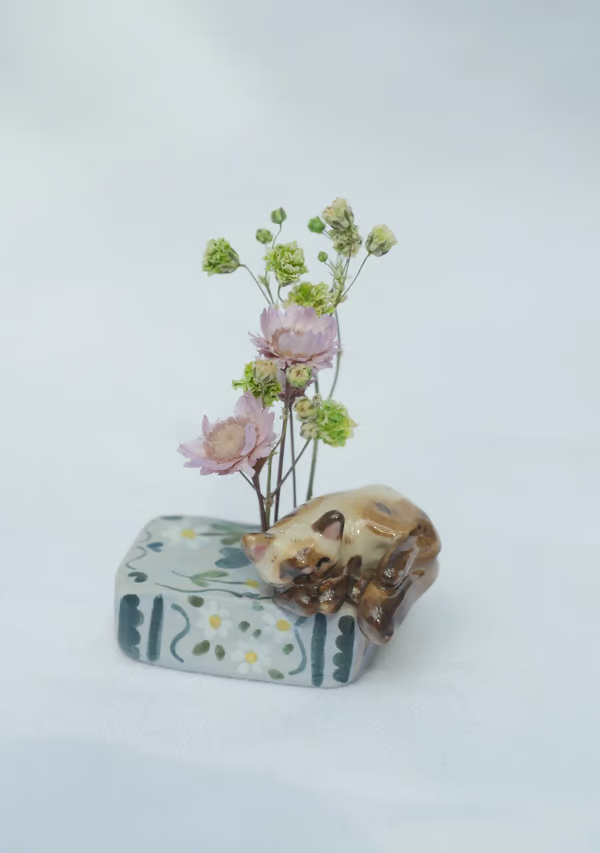 🔥Last Day: BUY 3 GET 1 FREE - 🦊🐈🐼Book Sculpture Animal Mini Vase Ornaments